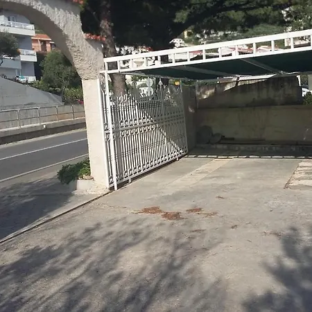 D&m1 * Makarska