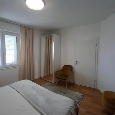 Apartment D&m1 *